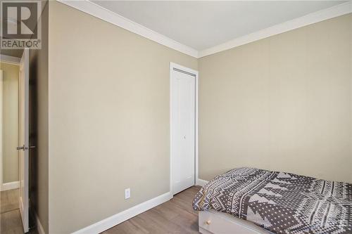 136 Burke Street, Ottawa, ON - Indoor Photo Showing Bedroom