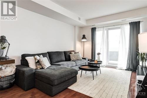 90 Landry Street Unit#203, Ottawa, ON - Indoor Photo Showing Living Room