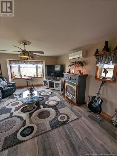 935 Miller, Bathurst, NB - Indoor Photo Showing Kitchen