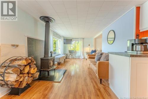 22 Marks Point Road, Dufferin, NB - Indoor Photo Showing Living Room