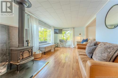 22 Marks Point Road, Dufferin, NB - Indoor Photo Showing Living Room