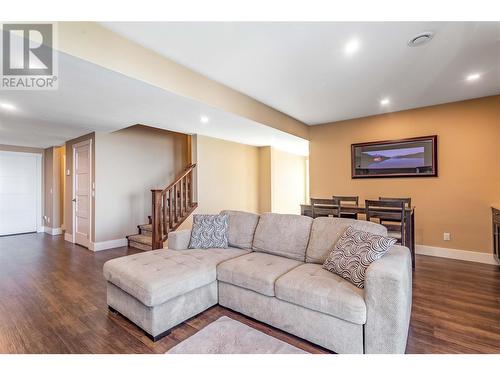 1356 Mine Hill Drive, Kelowna, BC - Indoor Photo Showing Living Room