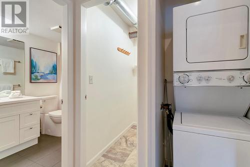 993 Klo Road Unit# 101, Kelowna, BC - Indoor Photo Showing Laundry Room