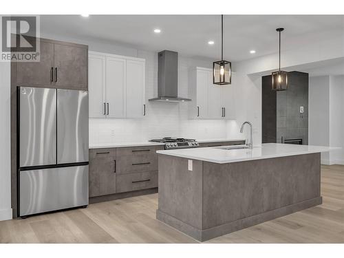 2835 Canyon Crest Drive Unit# 26, West Kelowna, BC - Indoor Photo Showing Kitchen With Stainless Steel Kitchen With Upgraded Kitchen