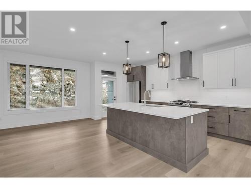 2835 Canyon Crest Drive Unit# 26, West Kelowna, BC - Indoor Photo Showing Kitchen With Upgraded Kitchen