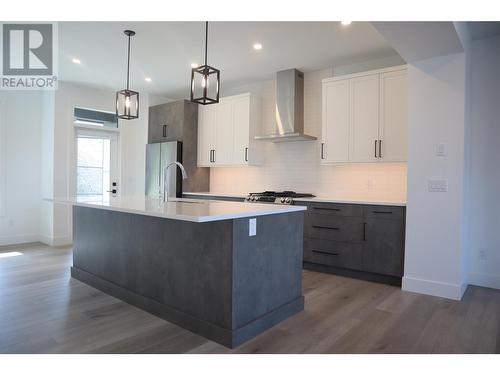 2835 Canyon Crest Drive Unit# 26, West Kelowna, BC - Indoor Photo Showing Kitchen With Upgraded Kitchen