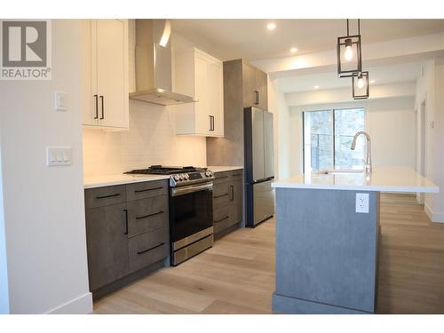 2835 Canyon Crest Drive Unit# 24, West Kelowna, BC - Indoor Photo Showing Kitchen With Stainless Steel Kitchen With Upgraded Kitchen