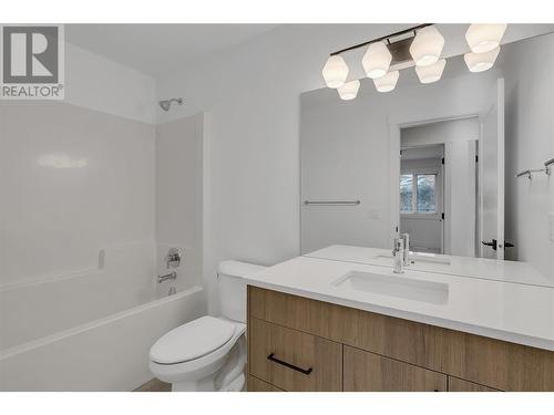 2835 Canyon Crest Drive Unit# 24, West Kelowna, BC - Indoor Photo Showing Bathroom