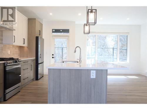 2835 Canyon Crest Drive Unit# 23, West Kelowna, BC - Indoor Photo Showing Kitchen With Stainless Steel Kitchen With Upgraded Kitchen