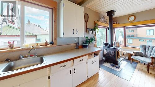 1830 Fourth Avenue, Rossland, BC - Indoor Photo Showing Kitchen