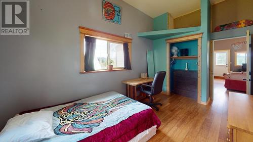 1830 Fourth Avenue, Rossland, BC - Indoor Photo Showing Bedroom