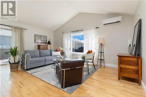 93 Jeannette, Dieppe, NB - Indoor Photo Showing Living Room