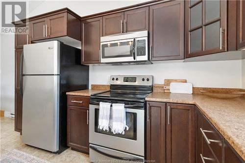 93 Jeannette, Dieppe, NB - Indoor Photo Showing Kitchen