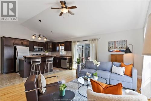 93 Jeannette, Dieppe, NB - Indoor Photo Showing Living Room