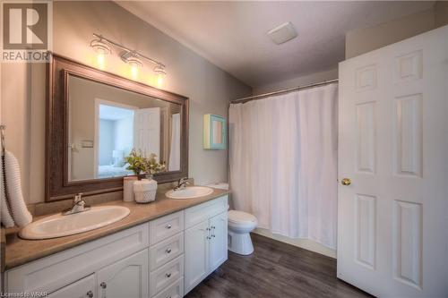 112 Kent Street, Cambridge, ON - Indoor Photo Showing Bathroom