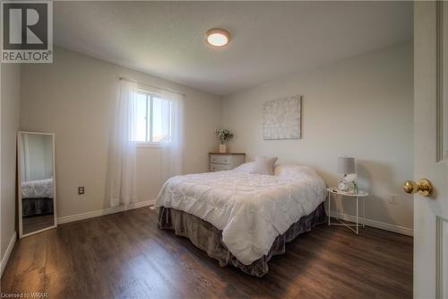 112 Kent Street, Cambridge, ON - Indoor Photo Showing Bedroom