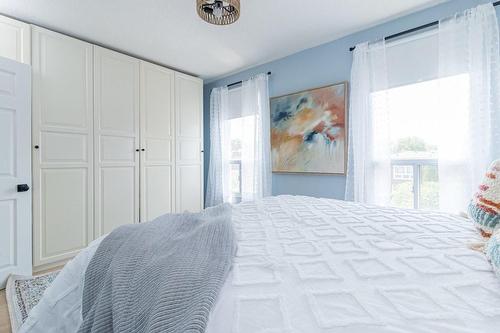 20 Wood Street W, Hamilton, ON - Indoor Photo Showing Bedroom