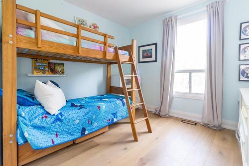 20 Wood Street W, Hamilton, ON - Indoor Photo Showing Bedroom