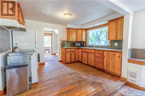 50 West Avenue, Sackville, NB - Indoor Photo Showing Kitchen