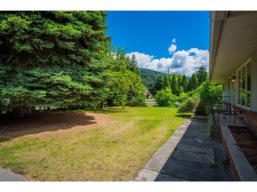 1912 Makayev Road, Castlegar, BC - Outdoor