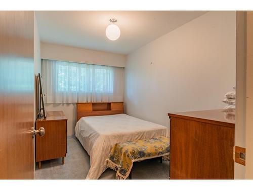 1912 Makayev Road, Castlegar, BC - Indoor Photo Showing Bedroom