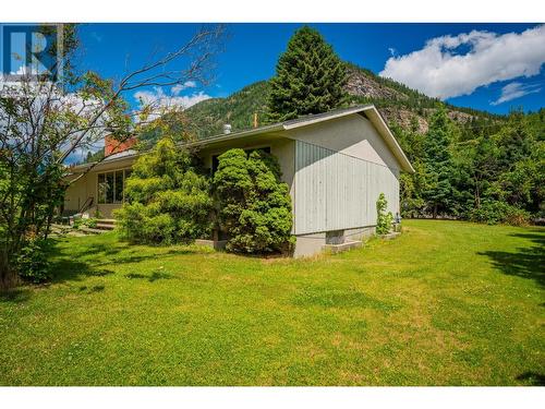 1912 Makayev  Road, Castlegar, BC - Outdoor