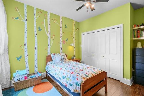 30 Blythe Street, Hamilton, ON - Indoor Photo Showing Bedroom