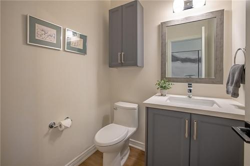 15 Lindsay Way, Grimsby, ON - Indoor Photo Showing Bathroom