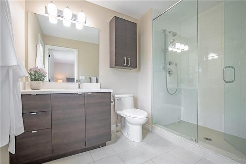 15 Lindsay Way, Grimsby, ON - Indoor Photo Showing Bathroom