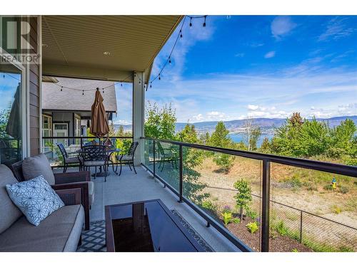 558 Gowen Place, Kelowna, BC - Outdoor With Exterior