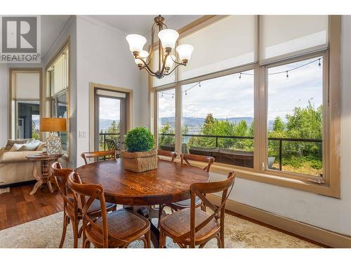 558 Gowen Place, Kelowna, BC - Indoor Photo Showing Dining Room