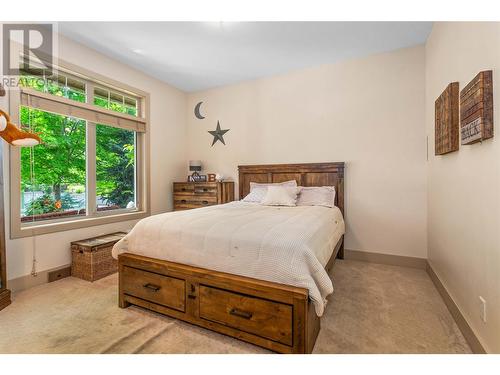 558 Gowen Place, Kelowna, BC - Indoor Photo Showing Bedroom