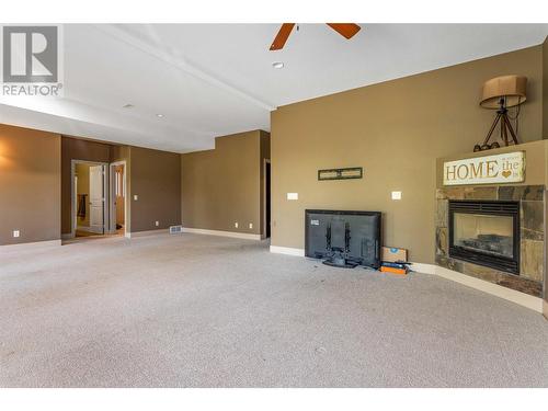 558 Gowen Place, Kelowna, BC - Indoor With Fireplace