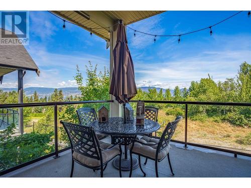 558 Gowen Place, Kelowna, BC - Outdoor With View With Exterior