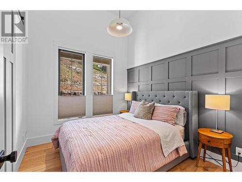 5711 Jasper Way, Kelowna, BC - Indoor Photo Showing Bedroom