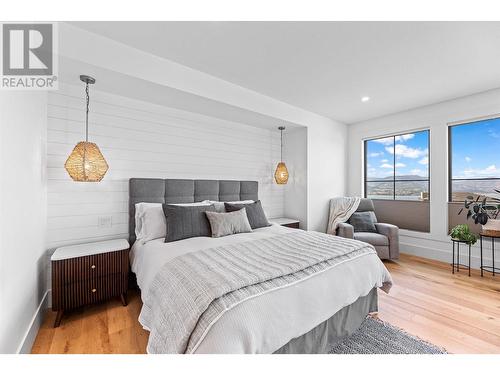 5711 Jasper Way, Kelowna, BC - Indoor Photo Showing Bedroom