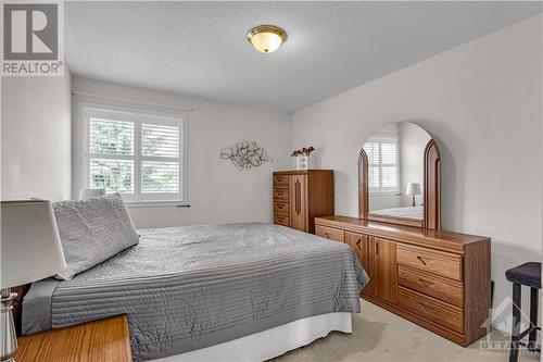 122 Marshfield Street, Ottawa, ON - Indoor Photo Showing Bedroom