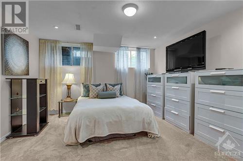 122 Marshfield Street, Ottawa, ON - Indoor Photo Showing Bedroom