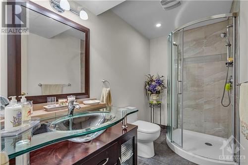 122 Marshfield Street, Ottawa, ON - Indoor Photo Showing Bathroom