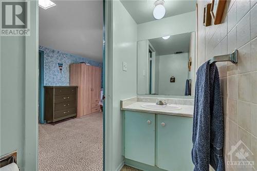 461 Kintyre Private, Ottawa, ON - Indoor Photo Showing Bathroom