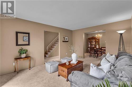 461 Kintyre Private, Ottawa, ON - Indoor Photo Showing Living Room