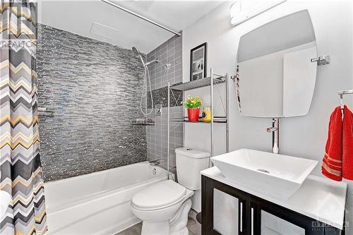 2000 Jasmine Crescent Unit#718, Ottawa, ON - Indoor Photo Showing Bathroom