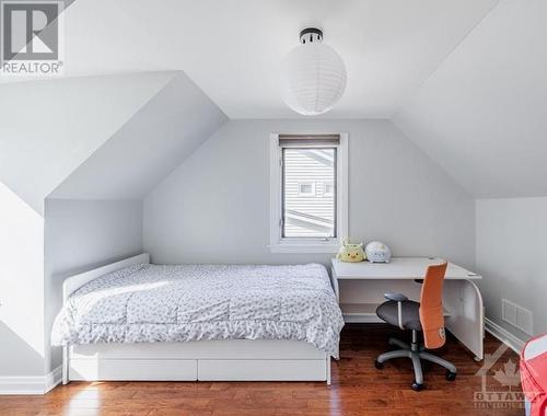 31 Birch Avenue, Ottawa, ON - Indoor Photo Showing Bedroom