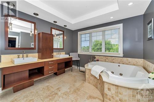 15 Marwood Court, Ottawa, ON - Indoor Photo Showing Bathroom