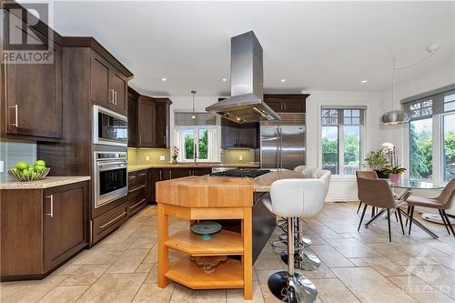 15 Marwood Court, Ottawa, ON - Indoor Photo Showing Kitchen