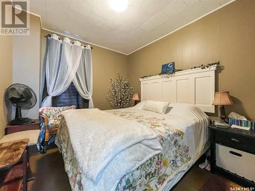 327 D Avenue S, Saskatoon, SK - Indoor Photo Showing Bedroom