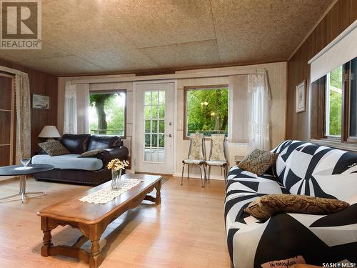 512 Bank Street, Saskatchewan Beach, SK - Indoor Photo Showing Living Room