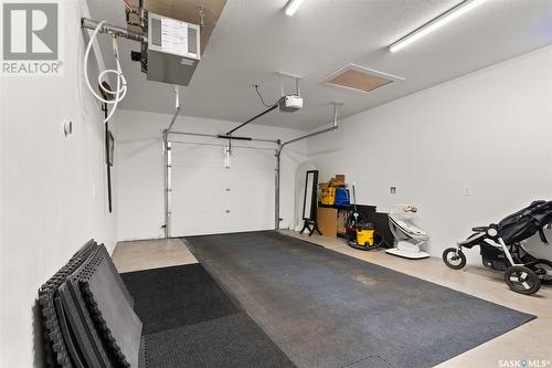 2223 Argyle Street, Regina, SK - Indoor Photo Showing Garage
