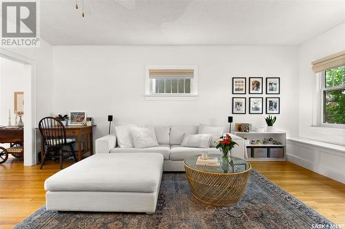 2223 Argyle Street, Regina, SK - Indoor Photo Showing Living Room