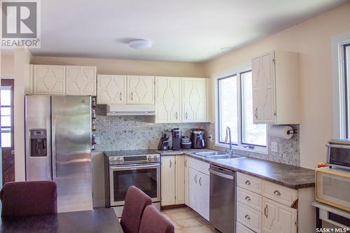 705 Broadway Avenue S, Melfort, SK - Indoor Photo Showing Kitchen With Double Sink
